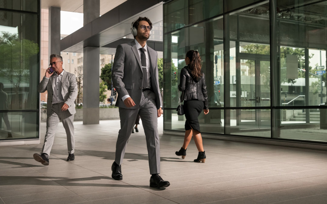 6 Best Noise Cancelling Headphones & Earbuds for Work (With Microphone)